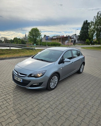 Opel Astra cena 24900 przebieg: 238000, rok produkcji 2014 z Krasnystaw małe 211